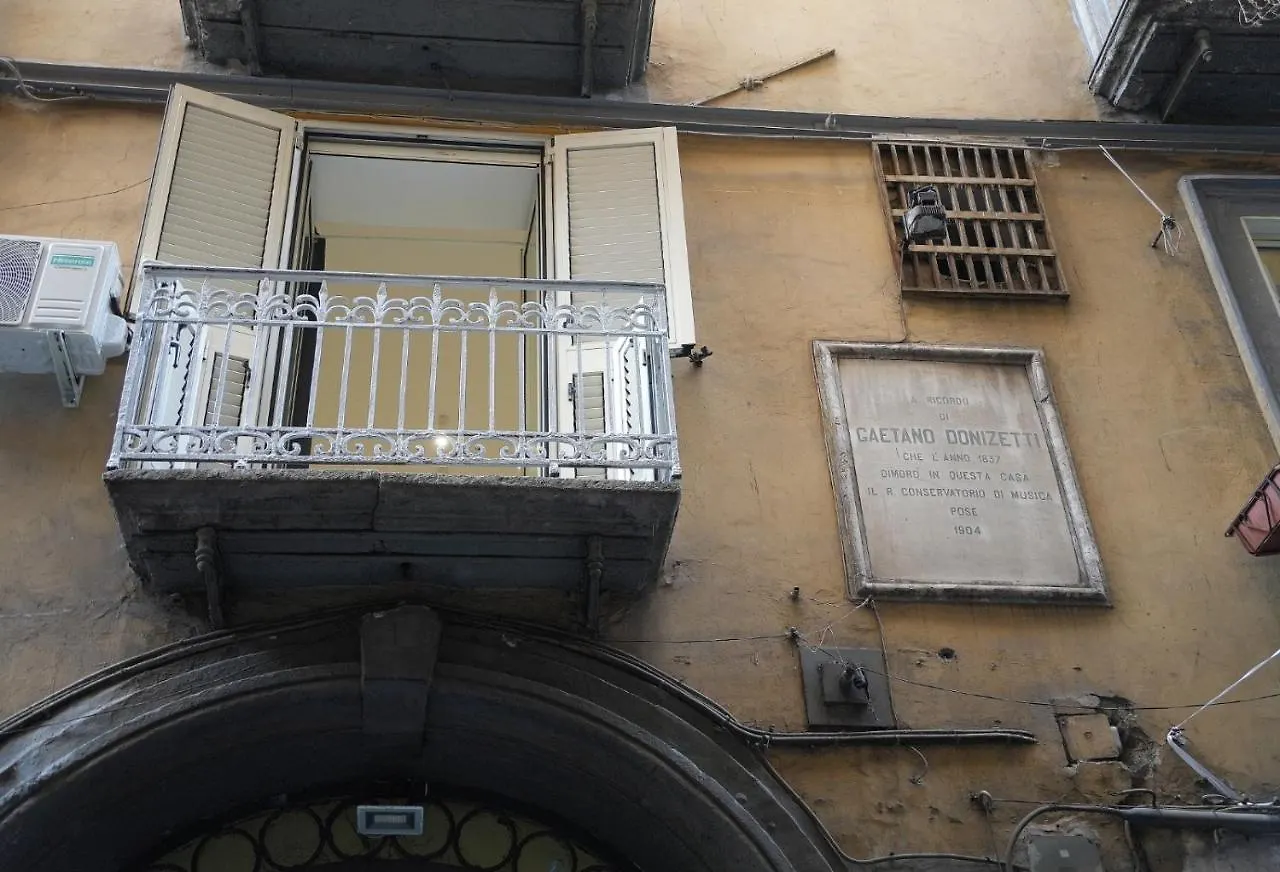 Konukevi Il Salotto Di Chiaia Otel Napoli