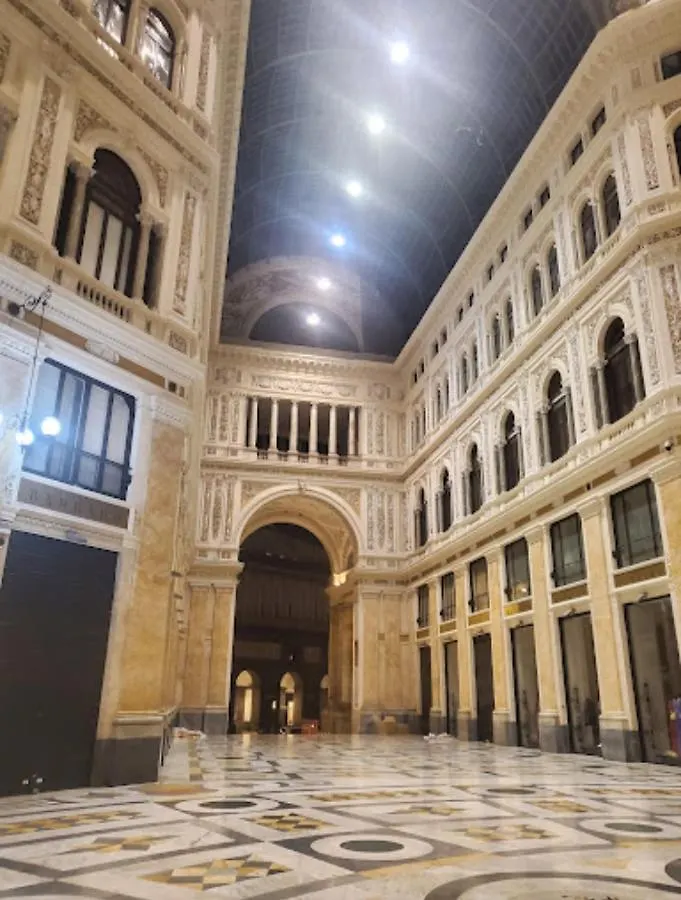 Konukevi Il Salotto Di Chiaia Otel Napoli